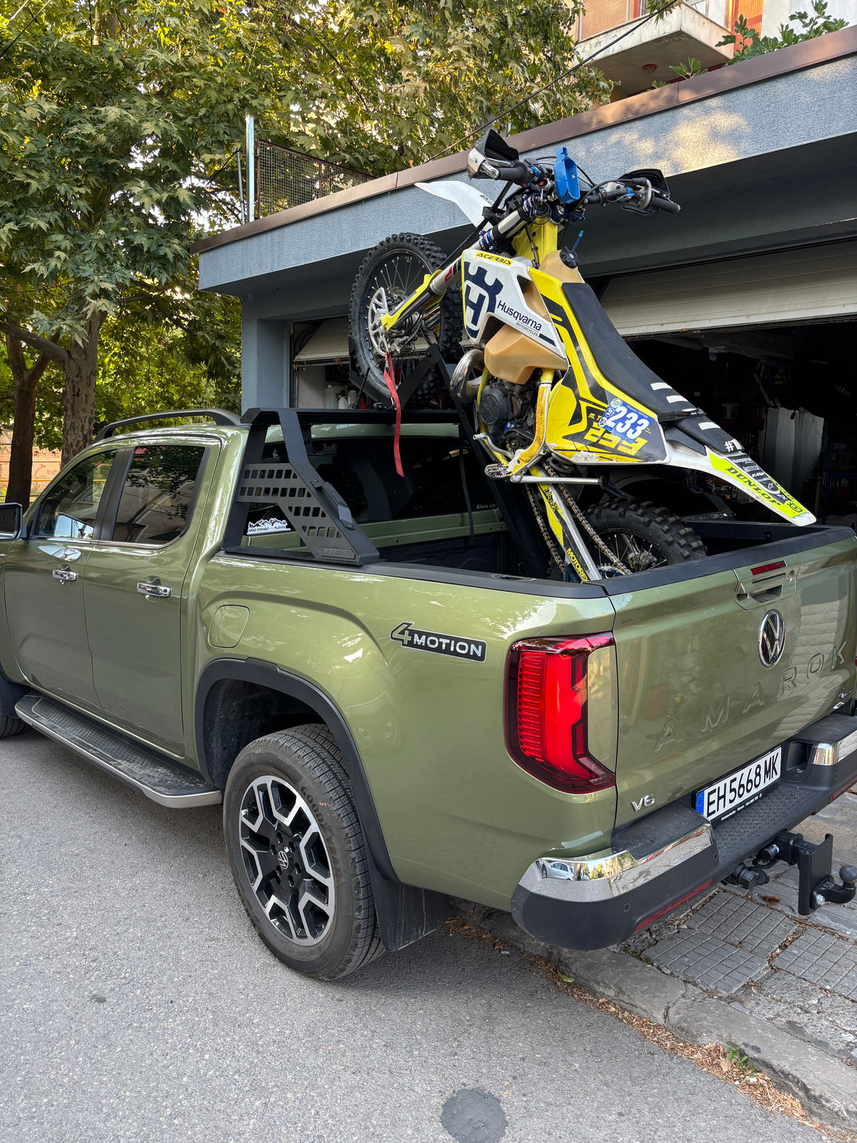 Pro Build // 1 Moto Rack